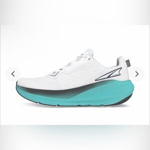 Altra WOMEN'S FWD VIA